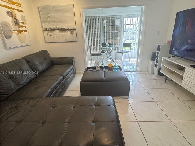 6050 NW 64th Ave 306, Tamarac, FL 33319