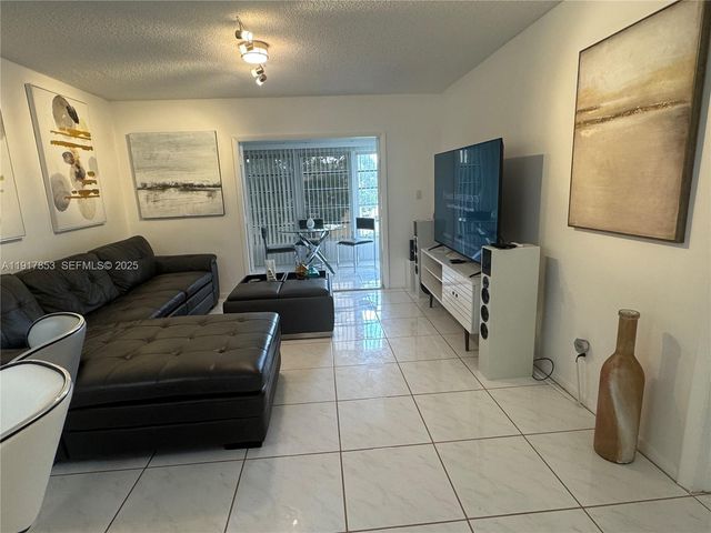 6050 NW 64th Ave 306, Tamarac, FL 33319