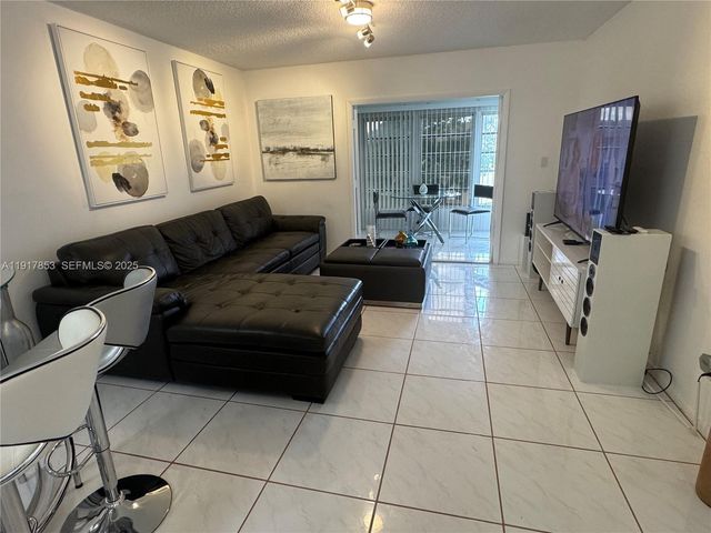 6050 NW 64th Ave 306, Tamarac, FL 33319