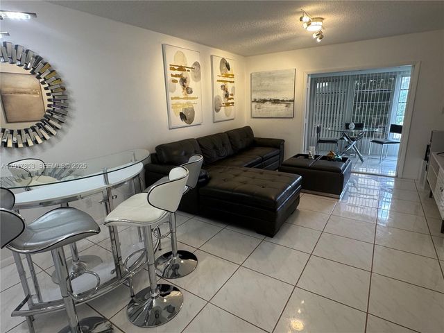 6050 NW 64th Ave 306, Tamarac, FL 33319