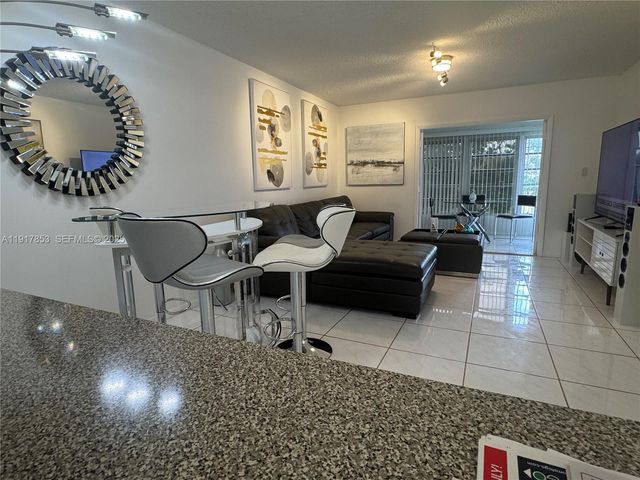 6050 NW 64th Ave 306, Tamarac, FL 33319