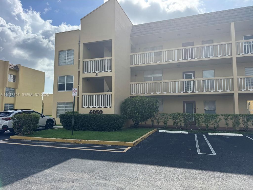 6050 NW 64th Ave 306, Tamarac, FL 33319