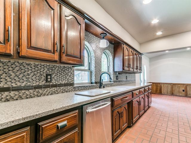 100 S Hickory Lane, Moore, OK 73160
