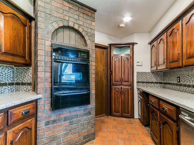 100 S Hickory Lane, Moore, OK 73160
