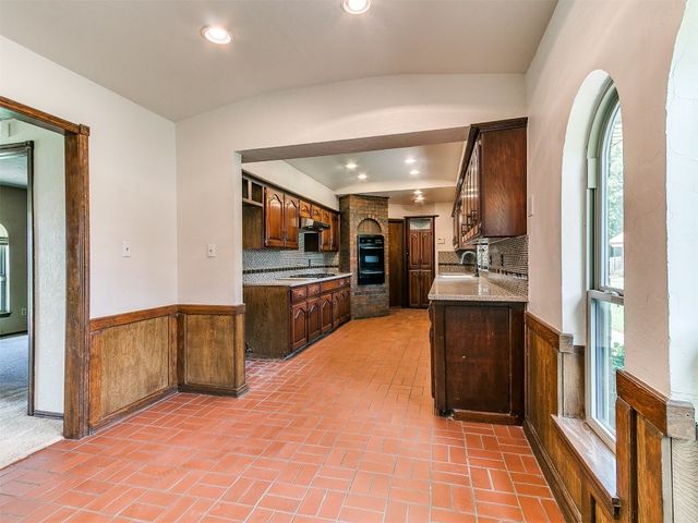 100 S Hickory Lane, Moore, OK 73160