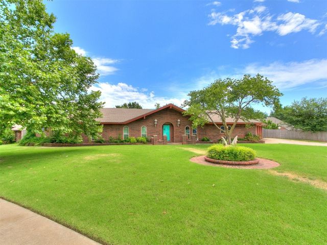 100 S Hickory Lane, Moore, OK 73160