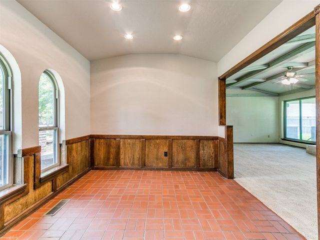 100 S Hickory Lane, Moore, OK 73160