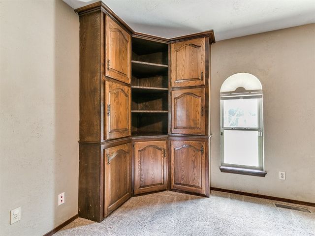 100 S Hickory Lane, Moore, OK 73160