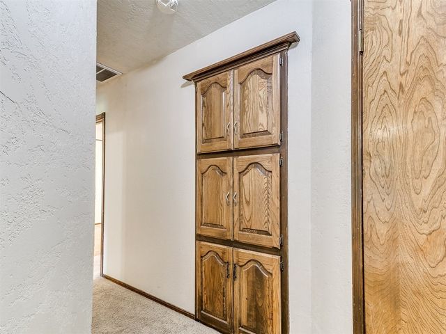 100 S Hickory Lane, Moore, OK 73160