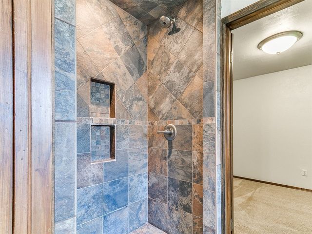 100 S Hickory Lane, Moore, OK 73160