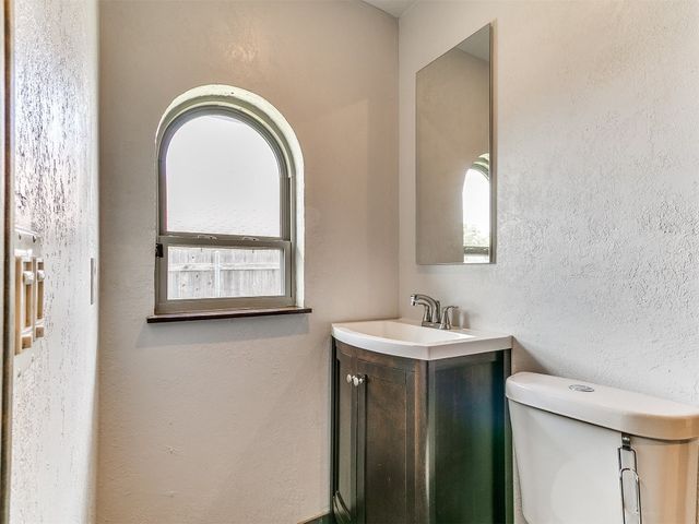 100 S Hickory Lane, Moore, OK 73160