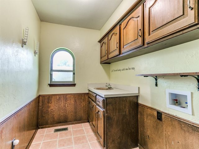 100 S Hickory Lane, Moore, OK 73160