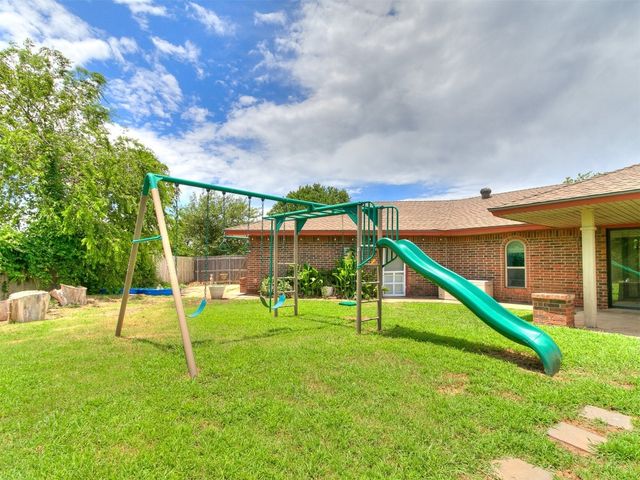 100 S Hickory Lane, Moore, OK 73160
