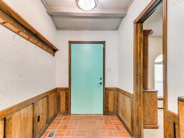 100 S Hickory Lane, Moore, OK 73160