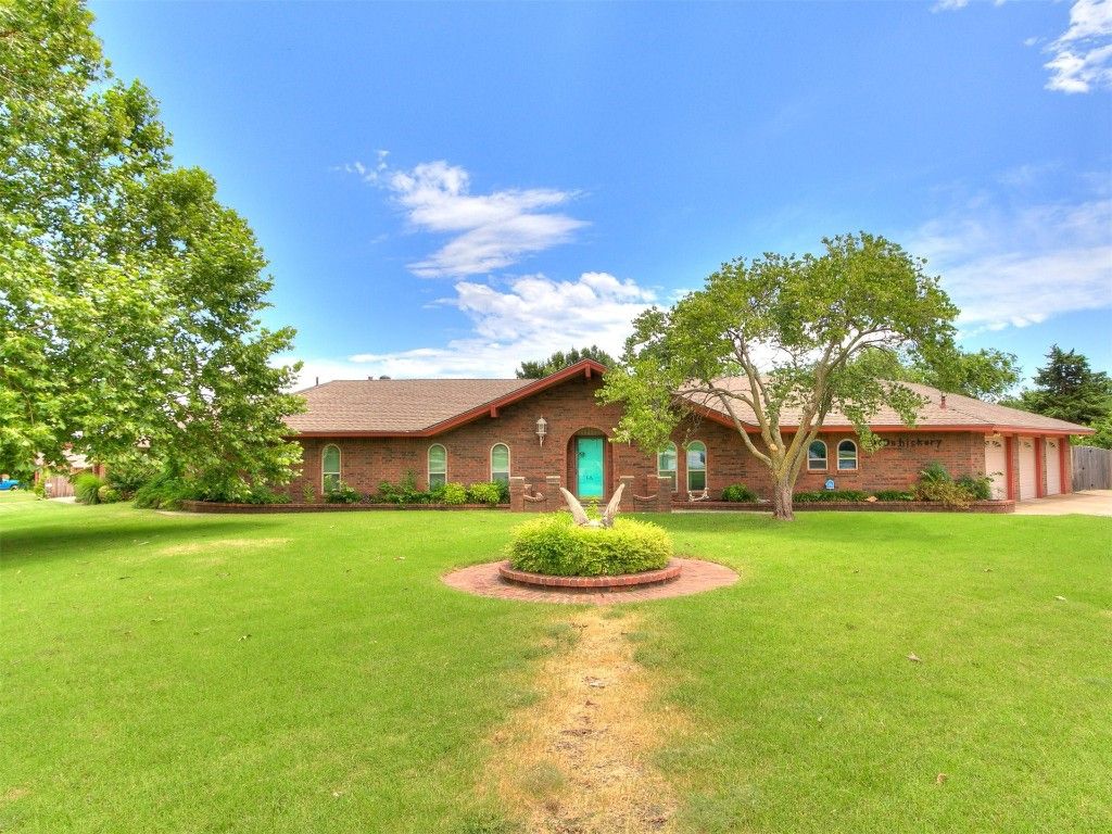 100 S Hickory Lane, Moore, OK 73160