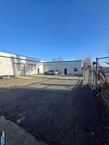 200 Elleen Terrace, Hackensack, NJ 07601