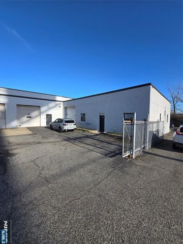 200 Elleen Terrace, Hackensack, NJ 07601