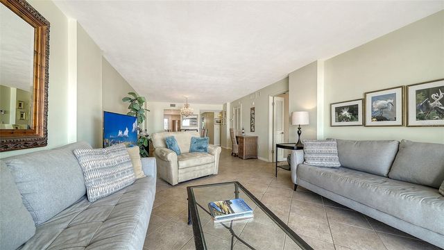 19 WHISPERING SANDS DRIVE 204, Sarasota, FL 34242