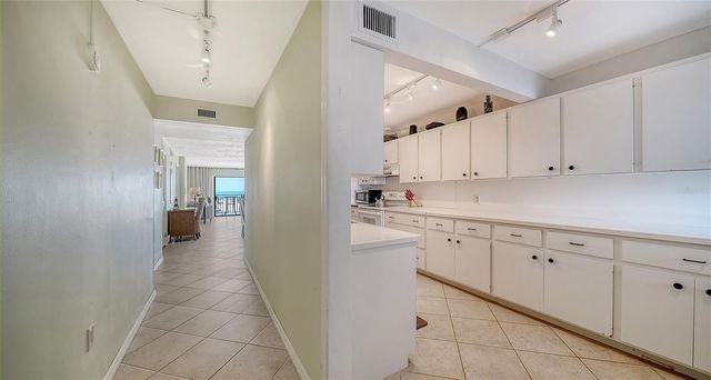 19 WHISPERING SANDS DRIVE 204, Sarasota, FL 34242