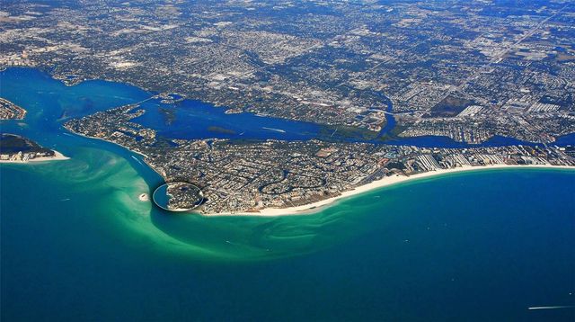 19 WHISPERING SANDS DRIVE 204, Sarasota, FL 34242