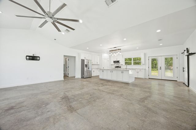 822 Private Road 7370, Point, TX 75472