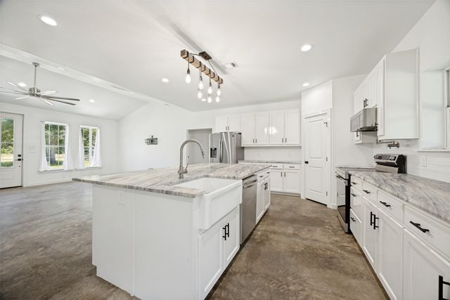 822 Private Road 7370, Point, TX 75472