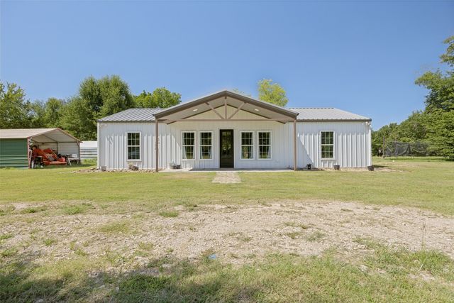 822 Private Road 7370, Point, TX 75472