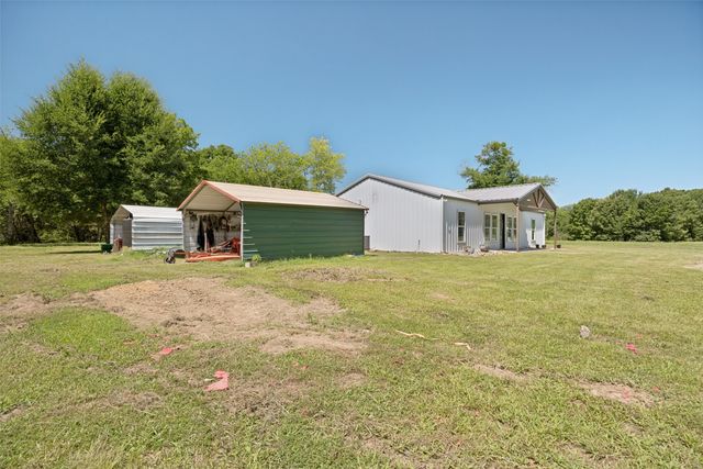 822 Private Road 7370, Point, TX 75472