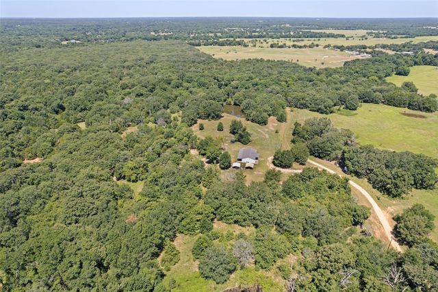 822 Private Road 7370, Point, TX 75472