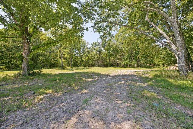 822 Private Road 7370, Point, TX 75472