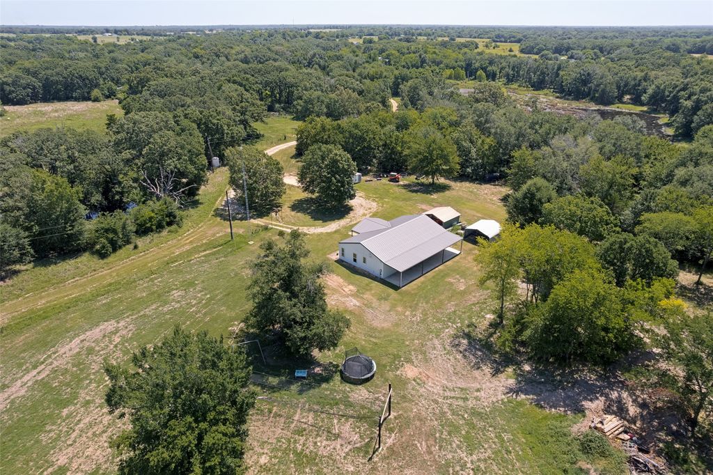 822 Private Road 7370, Point, TX 75472