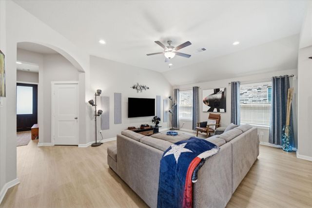 10147 Bayou Oaks Drive, Conroe, TX 77385