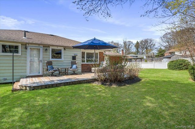 8 Bass Court, Huntington, NY 11743