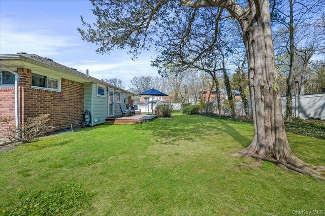 8 Bass Court, Huntington, NY 11743