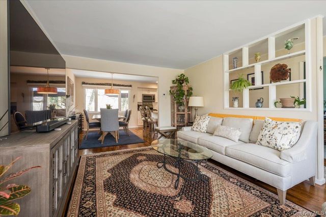 8 Bass Court, Huntington, NY 11743