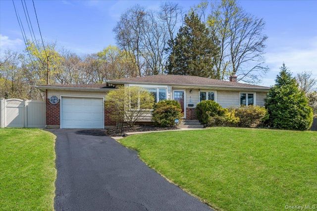 8 Bass Court, Huntington, NY 11743
