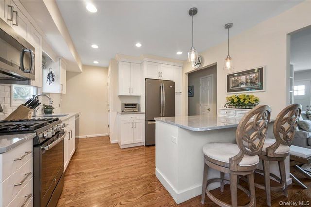 8 Bass Court, Huntington, NY 11743