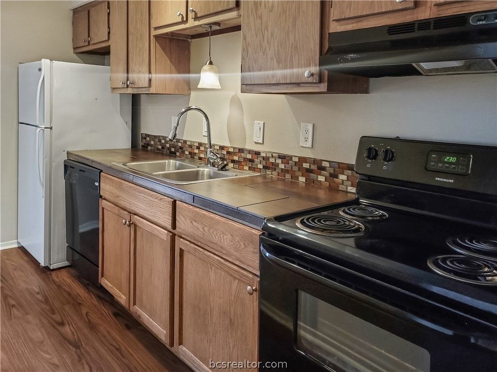 302 Manuel Drive A-D, College Station, TX 77840 — photo 5