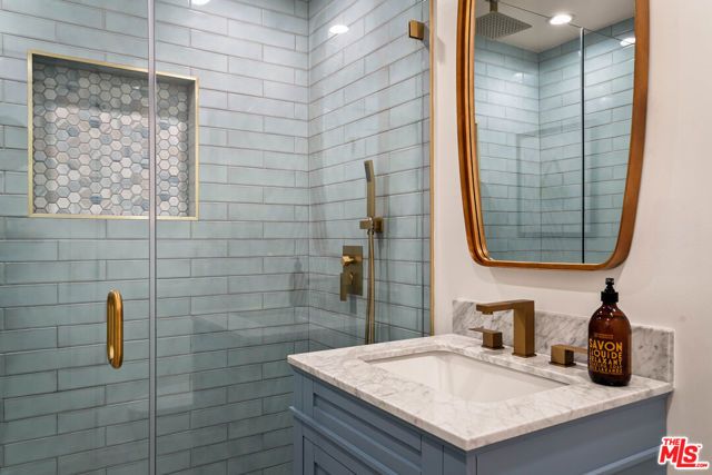 6317 Orion Avenue, Van Nuys (los Angeles), CA 91411