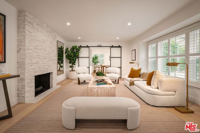 6317 Orion Avenue, Van Nuys (los Angeles), CA 91411