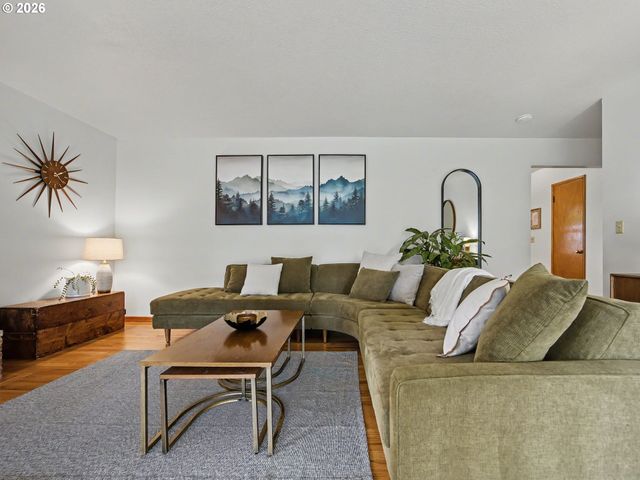 1737 Ne 144TH Ave, Portland, OR 97230