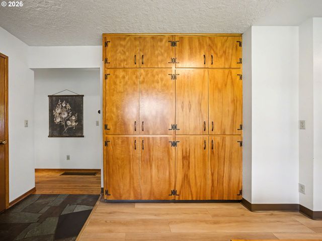 1737 Ne 144TH Ave, Portland, OR 97230