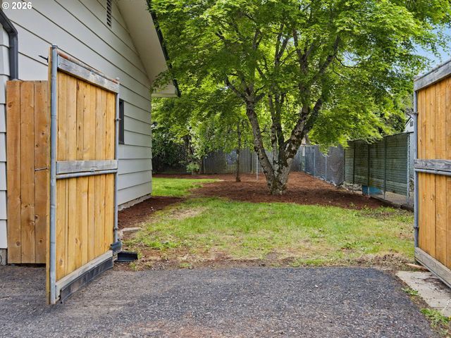 1737 Ne 144TH Ave, Portland, OR 97230
