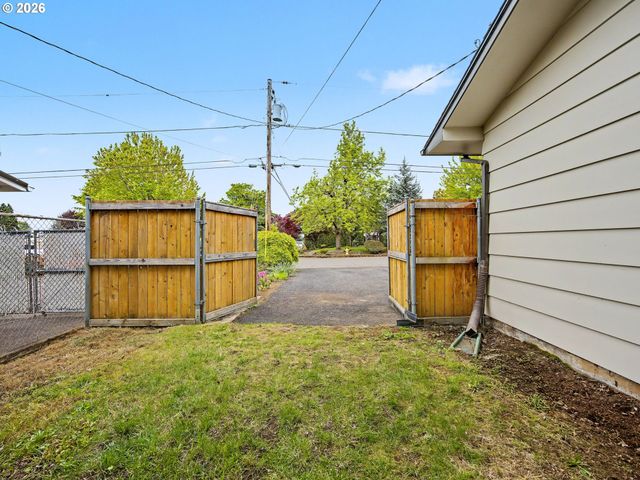 1737 Ne 144TH Ave, Portland, OR 97230