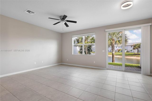 1761 Lindley St, Mangonia Park, FL 33407