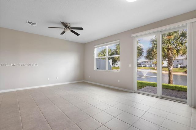 1761 Lindley St, Mangonia Park, FL 33407