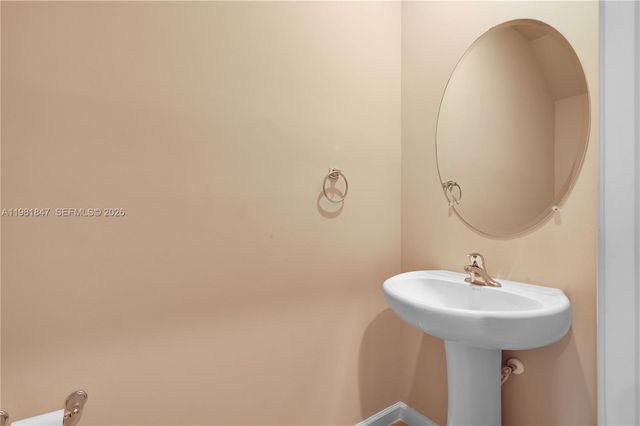 1761 Lindley St, Mangonia Park, FL 33407