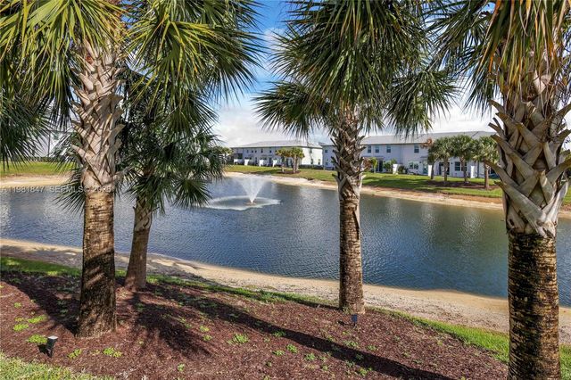 1761 Lindley St, Mangonia Park, FL 33407