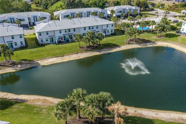 1761 Lindley St, Mangonia Park, FL 33407