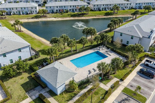 1761 Lindley St, Mangonia Park, FL 33407